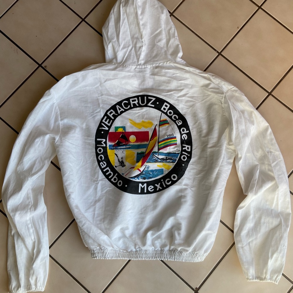 Cropped windbreaker